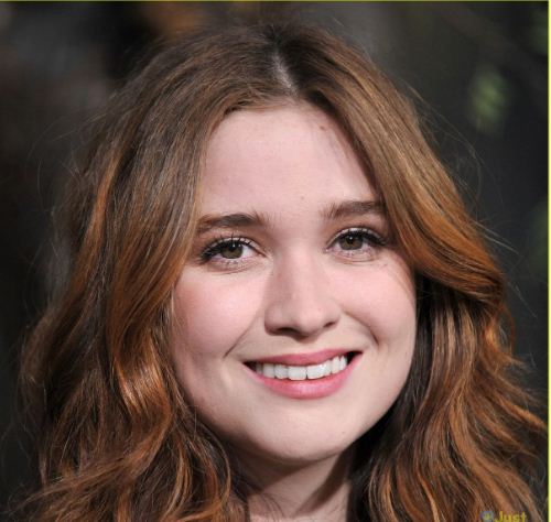 Alice Englert – Name, age, height, hometown, famous movies, current relationship, awards.