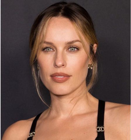 Jessica McNamee – Name, age, height, hometown, famous movies, current relationship, awards.