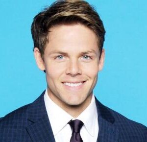 Lachlan Buchanan – Name, age, height, hometown, famous movies, current relationship, awards.