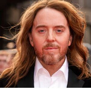 Tim Minchin – Name, age, height, hometown, famous movies, current relationship, awards.