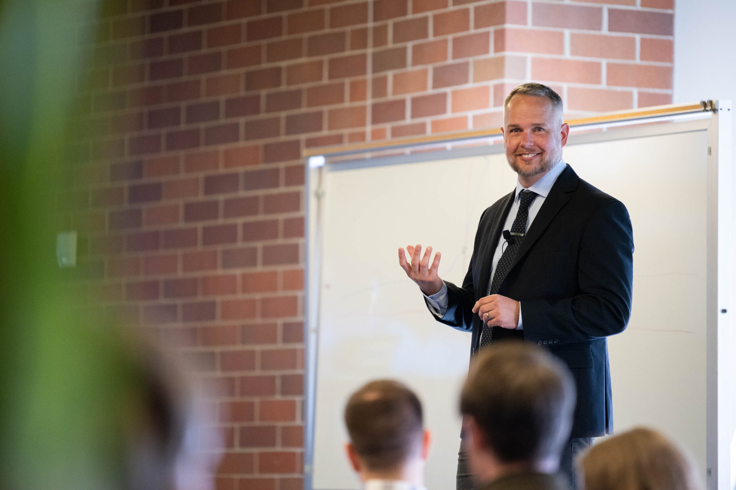 Executive Communication Coach Mike Acker on Building Confidence in Leadership